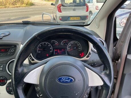 Ford Ka TITANIUM 9