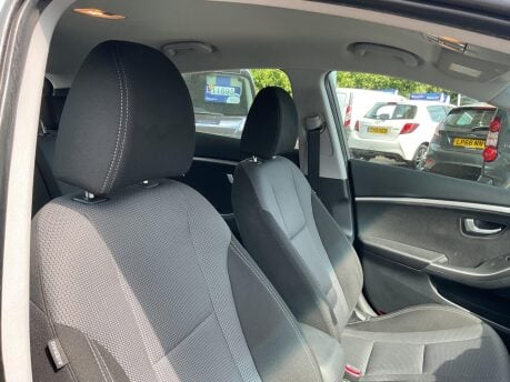 Hyundai i30 STYLE NAV BLUE DRIVE CRDI 11