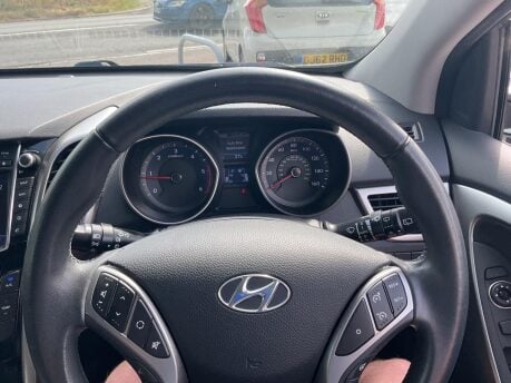 Hyundai i30 STYLE NAV BLUE DRIVE CRDI 16