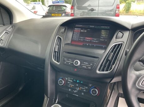 Ford Focus TITANIUM TDCI 23