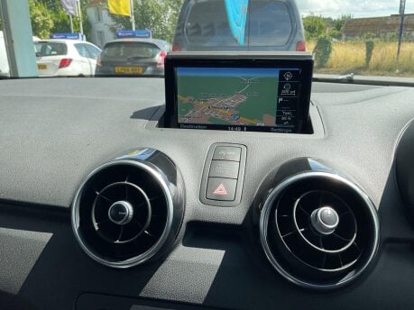 Audi A1 TFSI BLACK EDITION NAV 25