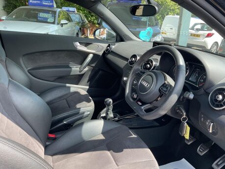 Audi A1 TFSI BLACK EDITION NAV 20