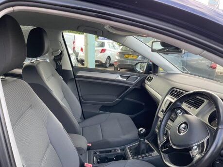 Volkswagen Golf SE TDI BLUEMOTION TECHNOLOGY 9