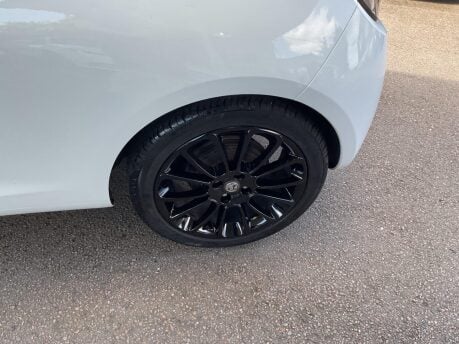 Vauxhall Adam GLAM 25