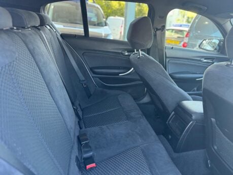 BMW 1 Series 116D M SPORT 6
