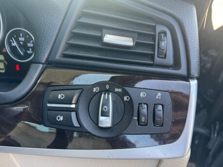 BMW 5 Series 520D M SPORT 19