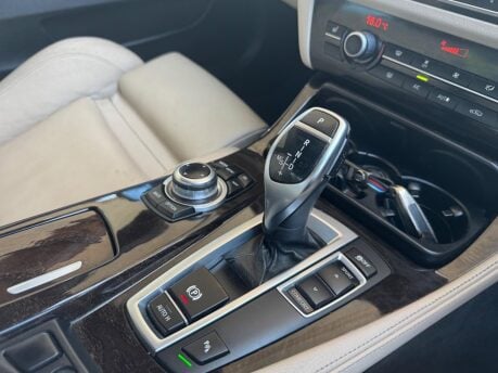 BMW 5 Series 520D M SPORT 25