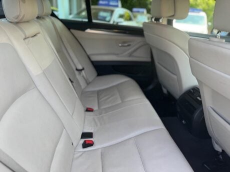 BMW 5 Series 520D M SPORT 29