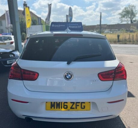 BMW 1 Series 118I SPORT 6