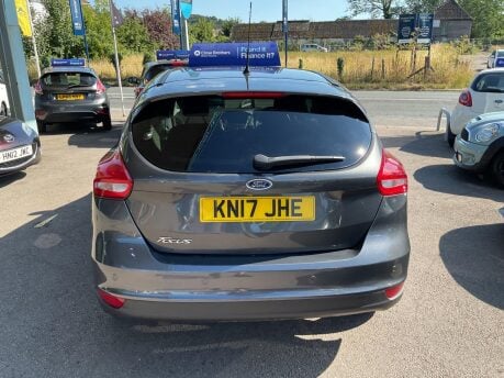 Ford Focus ZETEC EDITION TDCI 8