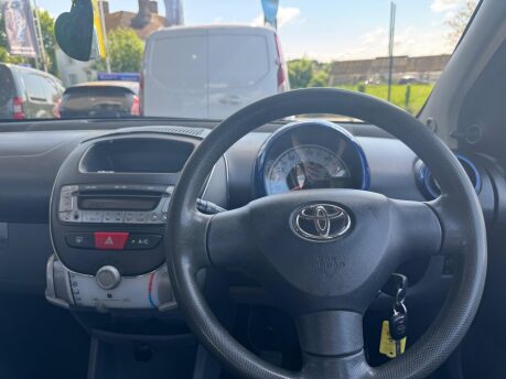 Toyota Aygo BLUE VVT-I 13