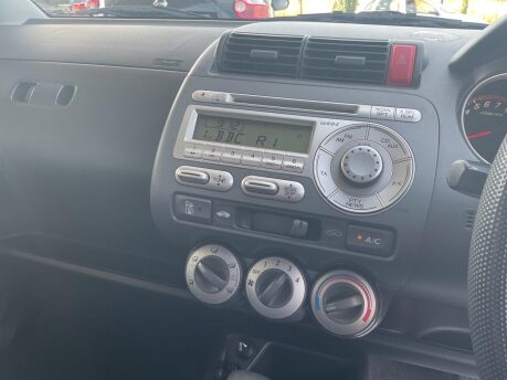 Honda Jazz 1.4 i-DSI SE CVT-7 5dr 16