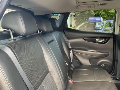 Nissan Qashqai 1.6 dCi Tekna 4WD Euro 6 (s/s) 5dr 22