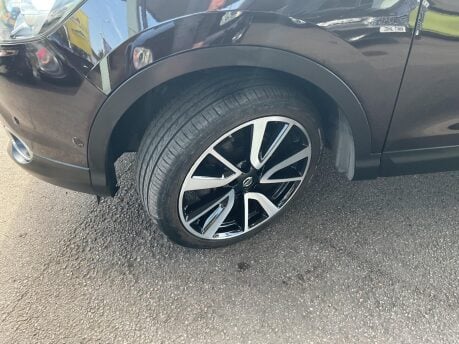 Nissan Qashqai 1.6 dCi Tekna 4WD Euro 6 (s/s) 5dr 24