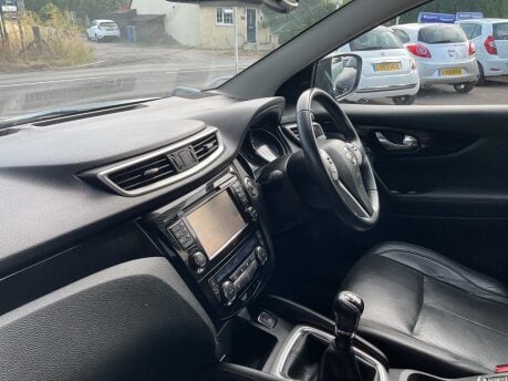 Nissan Qashqai 1.6 dCi Tekna 4WD Euro 6 (s/s) 5dr 15