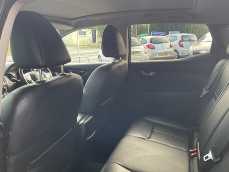 Nissan Qashqai 1.6 dCi Tekna 4WD Euro 6 (s/s) 5dr 20
