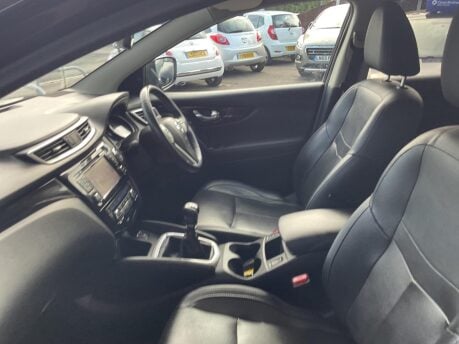 Nissan Qashqai 1.6 dCi Tekna 4WD Euro 6 (s/s) 5dr 32