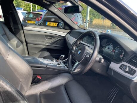 BMW 5 Series 520D M SPORT 8
