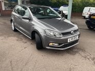 Volkswagen Polo SE 2