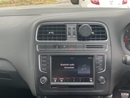 Volkswagen Polo SE 11