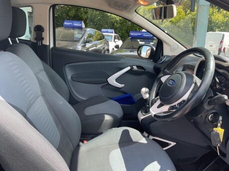 Ford Ka 1.2 Titanium Euro 5 3dr 19