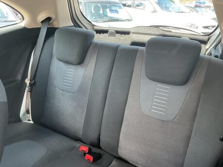 Ford Ka 1.2 Titanium Euro 5 3dr 20
