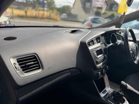 Kia Ceed 2 ECODYNAMICS CRDI 11