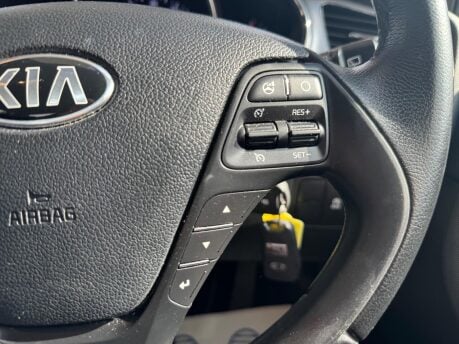 Kia Ceed 2 ECODYNAMICS CRDI 17