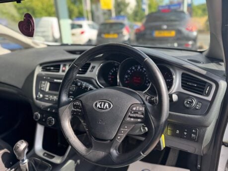 Kia Ceed 2 ECODYNAMICS CRDI 25