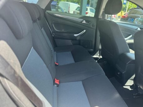Ford Mondeo ZETEC 6