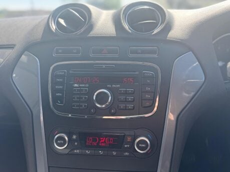 Ford Mondeo ZETEC 11