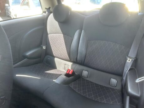 Mini Hatch 1.6 Cooper D Baker Street Euro 5 (s/s) 3dr 20