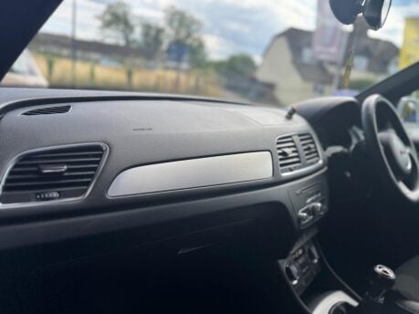 Audi Q3 TDI S LINE 32