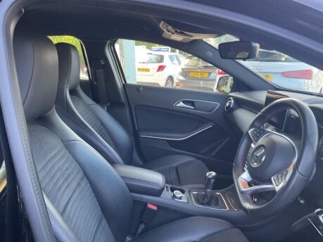 Mercedes-Benz A Class A 180 D AMG LINE 9