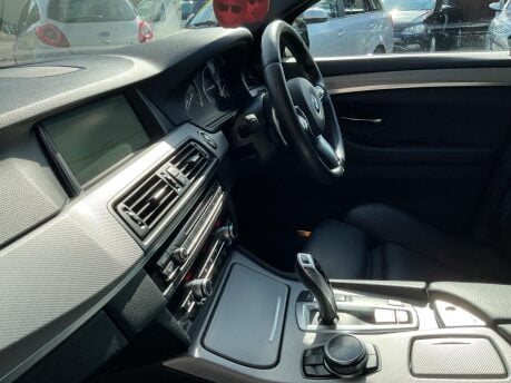 BMW 5 Series 520D M SPORT 15