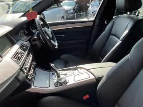 BMW 5 Series 520D M SPORT 37