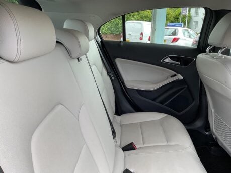 Mercedes-Benz A Class A 180 D SPORT EXECUTIVE 11