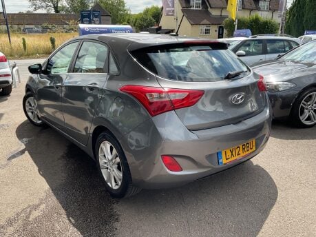 Hyundai i30 STYLE NAV BLUE DRIVE CRDI 9