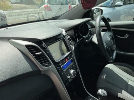 Hyundai i30 STYLE NAV BLUE DRIVE CRDI 14