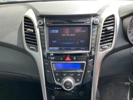 Hyundai i30 STYLE NAV BLUE DRIVE CRDI 29