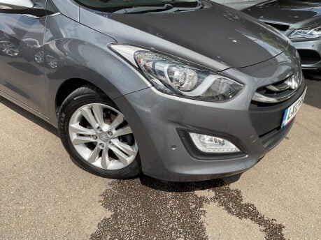 Hyundai i30 STYLE NAV BLUE DRIVE CRDI 37
