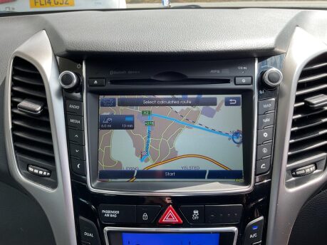 Hyundai i30 1.6 CRDi Blue Drive Style Nav Euro 5 (s/s) 5dr 27