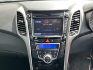 Hyundai i30 1.6 CRDi Blue Drive Style Nav Euro 5 (s/s) 5dr 29