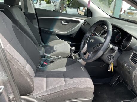 Hyundai i30 1.6 CRDi Blue Drive Style Nav Euro 5 (s/s) 5dr 16
