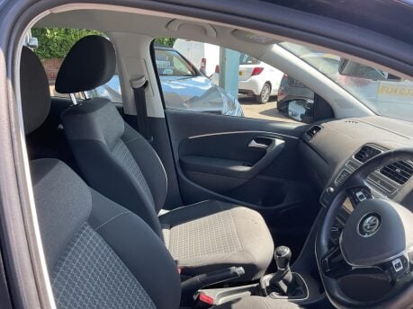 Volkswagen Polo SE TSI 9