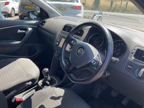 Volkswagen Polo SE TSI 11