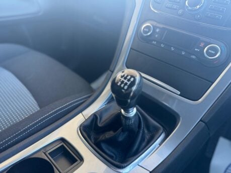Ford Mondeo ZETEC 26