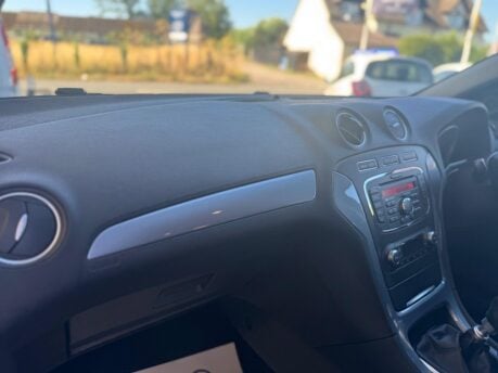 Ford Mondeo ZETEC 34