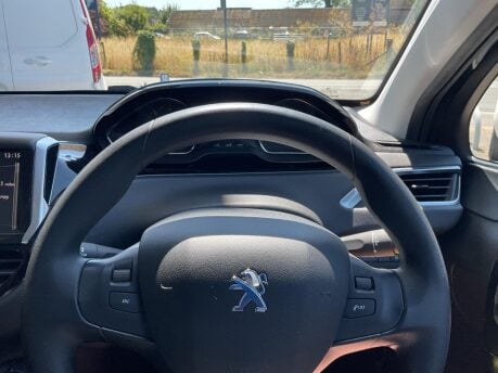 Peugeot 208 1.4 HDi Active Euro 5 3dr 21