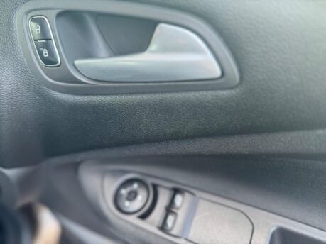 Ford C-Max 1.5 TDCi Zetec Euro 6 (s/s) 5dr 19